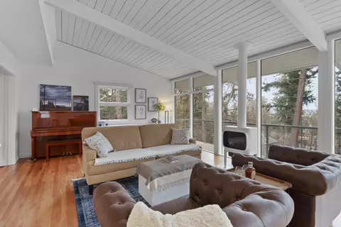 Living - 1729 E 18th Ave, Spokane, WA 99203 photo 4 of 6