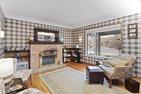 Living - 1729 E 18th Ave, Spokane, WA 99203 photo 5 of 6