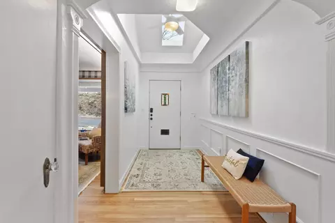 Entry Way - 1729 E 18th Ave, Spokane, WA 99203 photo 1 of 7