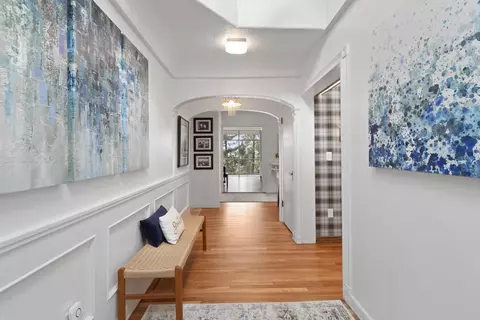 Entry Way - 1729 E 18th Ave, Spokane, WA 99203 photo 2 of 7