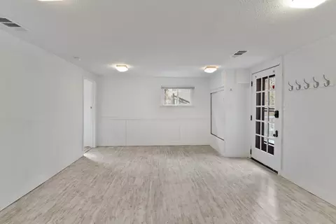 Entry Way - 1729 E 18th Ave, Spokane, WA 99203 photo 6 of 7