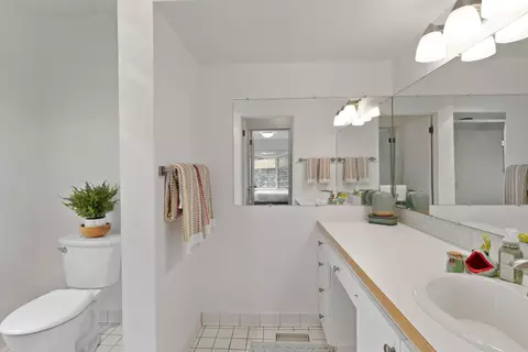 Bath - 1729 E 18th Ave, Spokane, WA 99203 photo 2 of 4