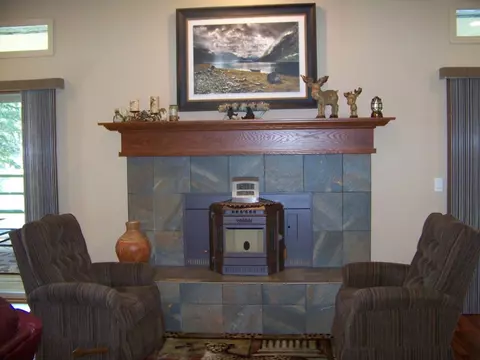 Living - 1462 Larch Ln, Cusick, WA 99119 photo 3 of 3