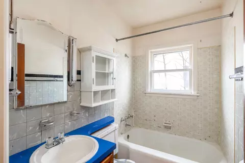 Bath - 553 E Hoffman Ave, Spokane, WA 99207 photo 2 of 2