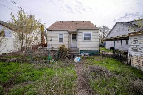 Exterior - 553 E Hoffman Ave, Spokane, WA 99207 photo 6 of 7