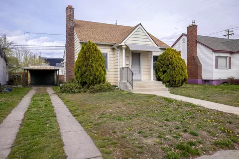 Exterior - 553 E Hoffman Ave, Spokane, WA 99207 photo 2 of 7