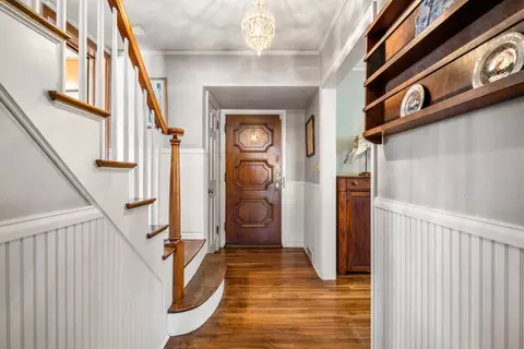 Entry Way - 720 E 27th Ave, Spokane, WA 99203 photo 2 of 4