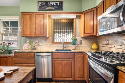 Kitchen - 720 E 27th Ave, Spokane, WA 99203 photo 4 of 4