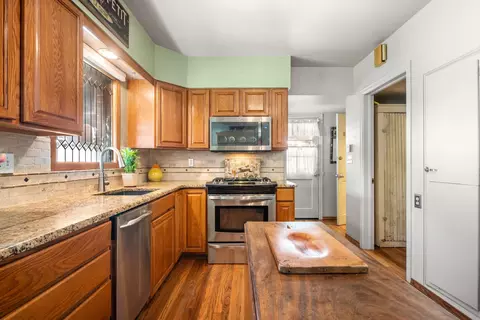 Kitchen - 720 E 27th Ave, Spokane, WA 99203 photo 3 of 4