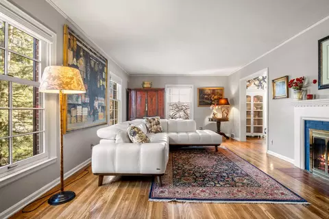 Living - 720 E 27th Ave, Spokane, WA 99203 photo 5 of 10