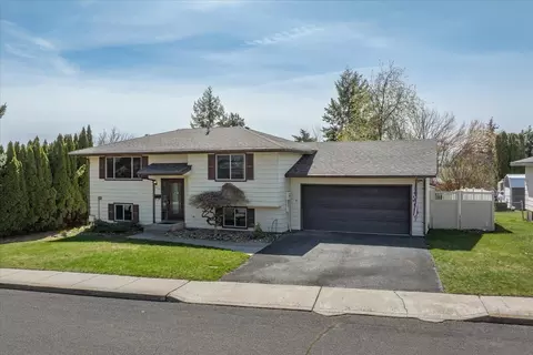 214 Walker Dr, Cheney, WA 99004