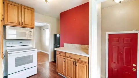 528 E North Ave, Spokane, WA 99207 photo 7
