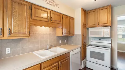 528 E North Ave, Spokane, WA 99207 photo 8