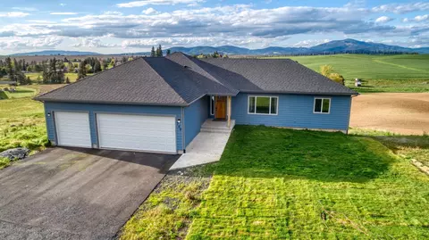749 E B St, Rockford, WA 99030