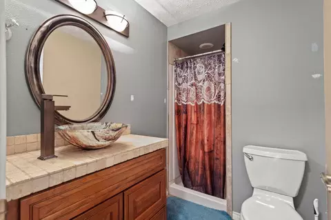 Bath - 11706 E 36th Ave, Spokane Valley, WA 99206 photo 2 of 2