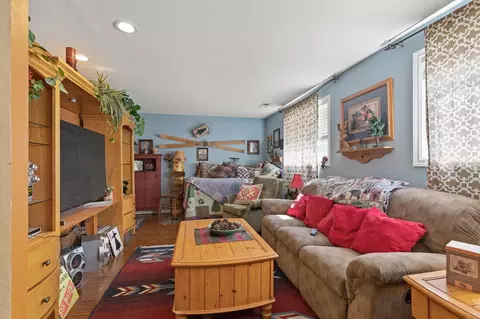 Living - 11706 E 36th Ave, Spokane Valley, WA 99206 photo 3 of 5