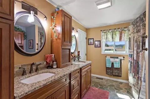 Bath - 11706 E 36th Ave, Spokane Valley, WA 99206 photo 1 of 2