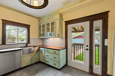 Kitchen - 1828 E 4th Ave, Spokane, WA 99202 photo 4 of 5