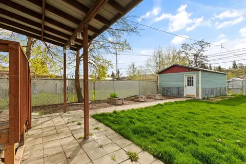 Exterior - 1828 E 4th Ave, Spokane, WA 99202 photo 7 of 14