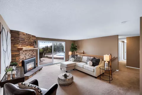 Living - 3205 E 11th Ave, Spokane, WA 99202 photo 2 of 6