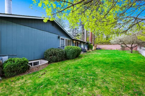 Exterior - 3205 E 11th Ave, Spokane, WA 99202 photo 8 of 9