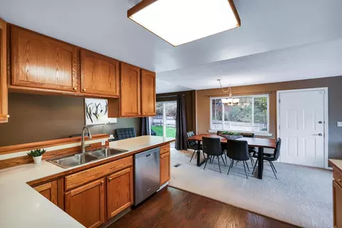 Kitchen - 3205 E 11th Ave, Spokane, WA 99202 photo 4 of 6