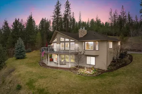 19515 N South Bank Rd, Nine Mile Falls, WA 99026