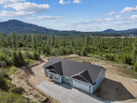 3977 Garden Spot Rd # D, Loon Lake, WA 99148