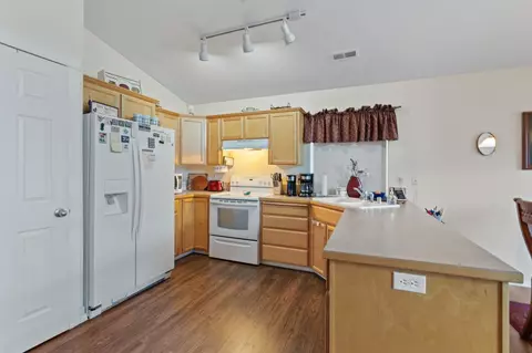 Kitchen - 1644 E Vanetta Ln, Spokane, WA 99217 photo 5 of 5