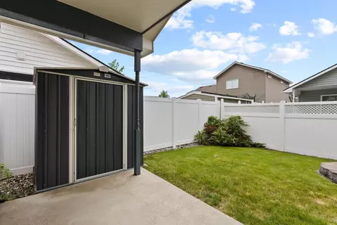 Exterior - 1644 E Vanetta Ln, Spokane, WA 99217 photo 4 of 7