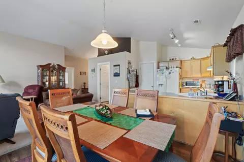 Dining - 1644 E Vanetta Ln, Spokane, WA 99217 photo 1 of 2