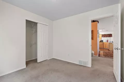 Bedroom - 1644 E Vanetta Ln, Spokane, WA 99217 photo 4 of 6