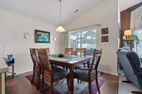 Dining - 1644 E Vanetta Ln, Spokane, WA 99217 photo 2 of 2