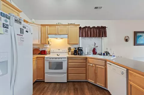 Kitchen - 1644 E Vanetta Ln, Spokane, WA 99217 photo 3 of 5