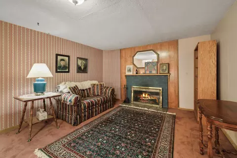 Living - 1917 E Thurston Ave, Spokane, WA 99203 photo 6 of 6