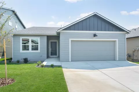 520 E L St, Deer Park, WA 99006