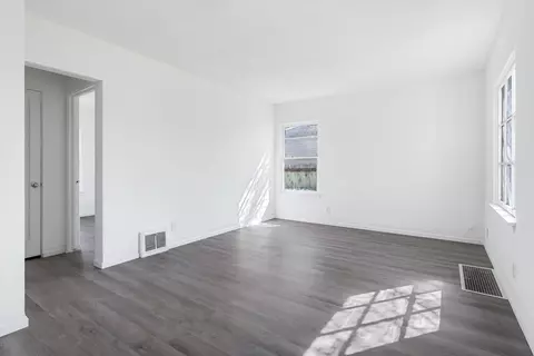 1311 E Hoffman Ave, Spokane, WA 99207 photo 2