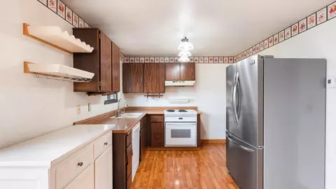 Kitchen - 10018 E 15th Ave, Spokane Valley, WA 99206 photo 2 of 4