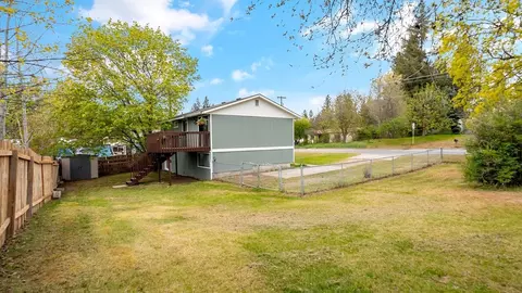 Exterior - 10018 E 15th Ave, Spokane Valley, WA 99206 photo 7 of 8