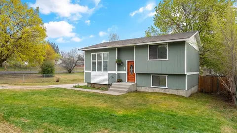 Exterior - 10018 E 15th Ave, Spokane Valley, WA 99206 photo 2 of 8