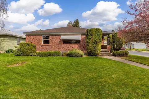 4404 N Maple St, Spokane, WA 99205