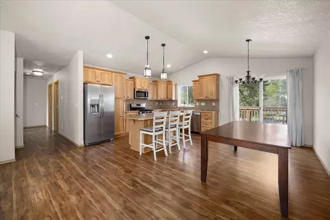 Kitchen - 709 E Canterbury Ln, Colbert, WA 99005 photo 5 of 5