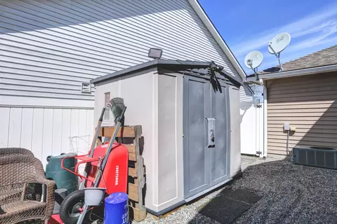 Exterior - 1648 E Beacon Ln, Spokane, WA 99217 photo 9 of 12