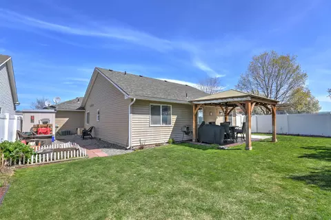 Exterior - 1648 E Beacon Ln, Spokane, WA 99217 photo 4 of 12