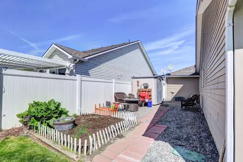 Exterior - 1648 E Beacon Ln, Spokane, WA 99217 photo 8 of 12