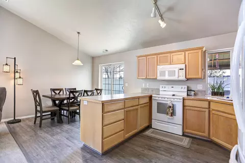 Kitchen - 1648 E Beacon Ln, Spokane, WA 99217 photo 1 of 5