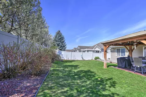 Exterior - 1648 E Beacon Ln, Spokane, WA 99217 photo 6 of 12