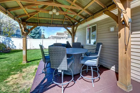 Exterior - 1648 E Beacon Ln, Spokane, WA 99217 photo 7 of 12