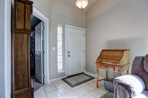 Entry Way - 1648 E Beacon Ln, Spokane, WA 99217 photo 1 of 1