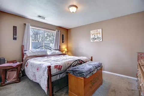 Bedroom - 1648 E Beacon Ln, Spokane, WA 99217 photo 1 of 2